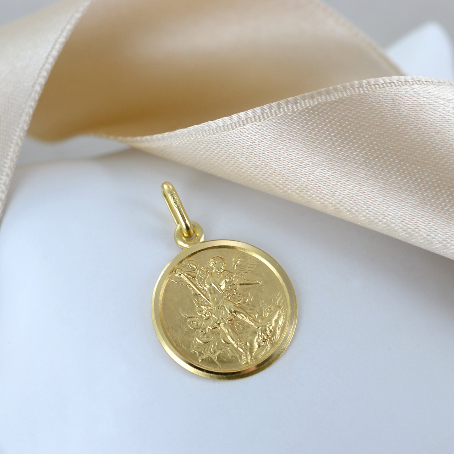 Medaglia San Michele in oro giallo